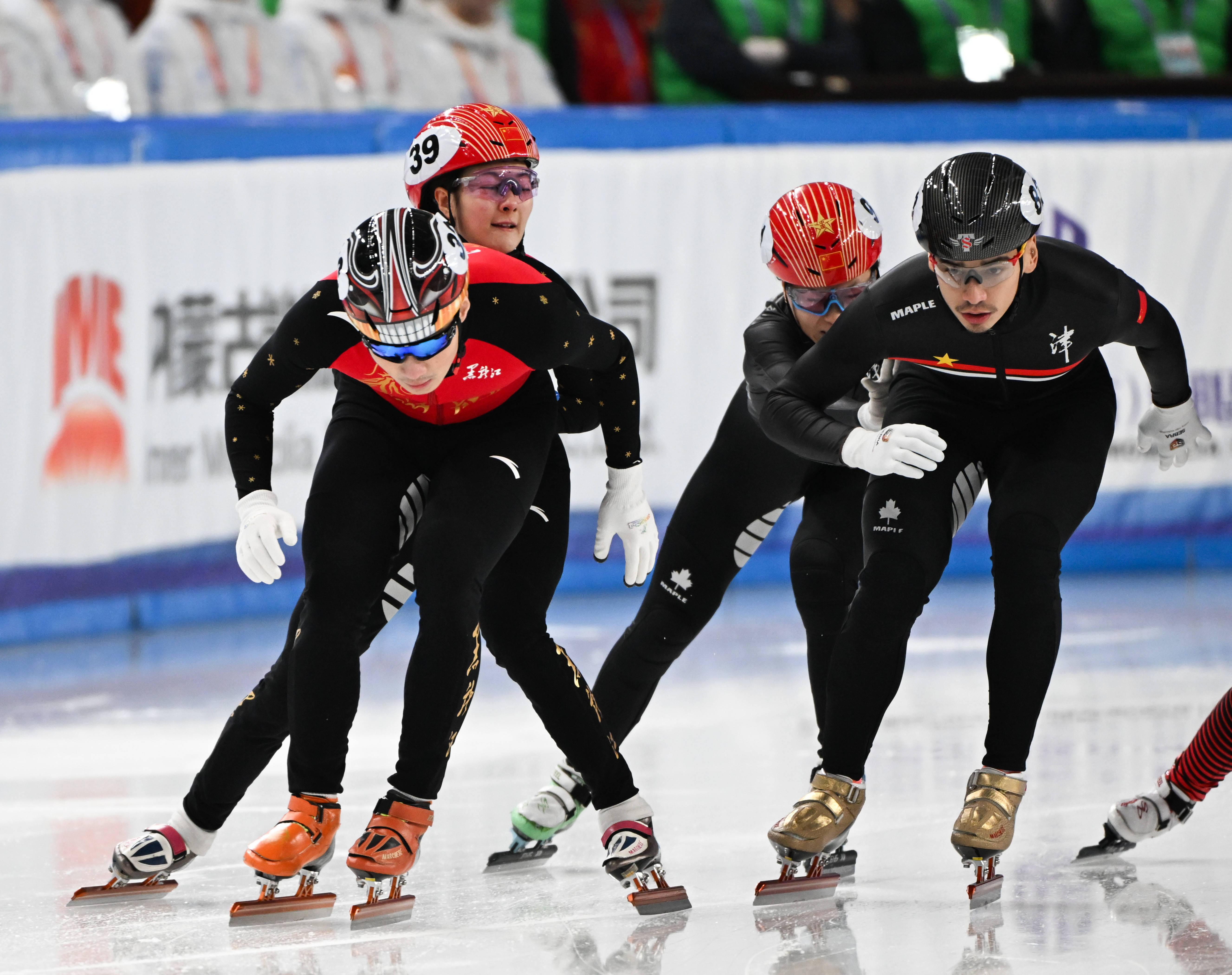 莎拉波娃在G2比赛中锐不可当，最后时刻胜出引发热议！比赛高潮迭起-爱游戏体育