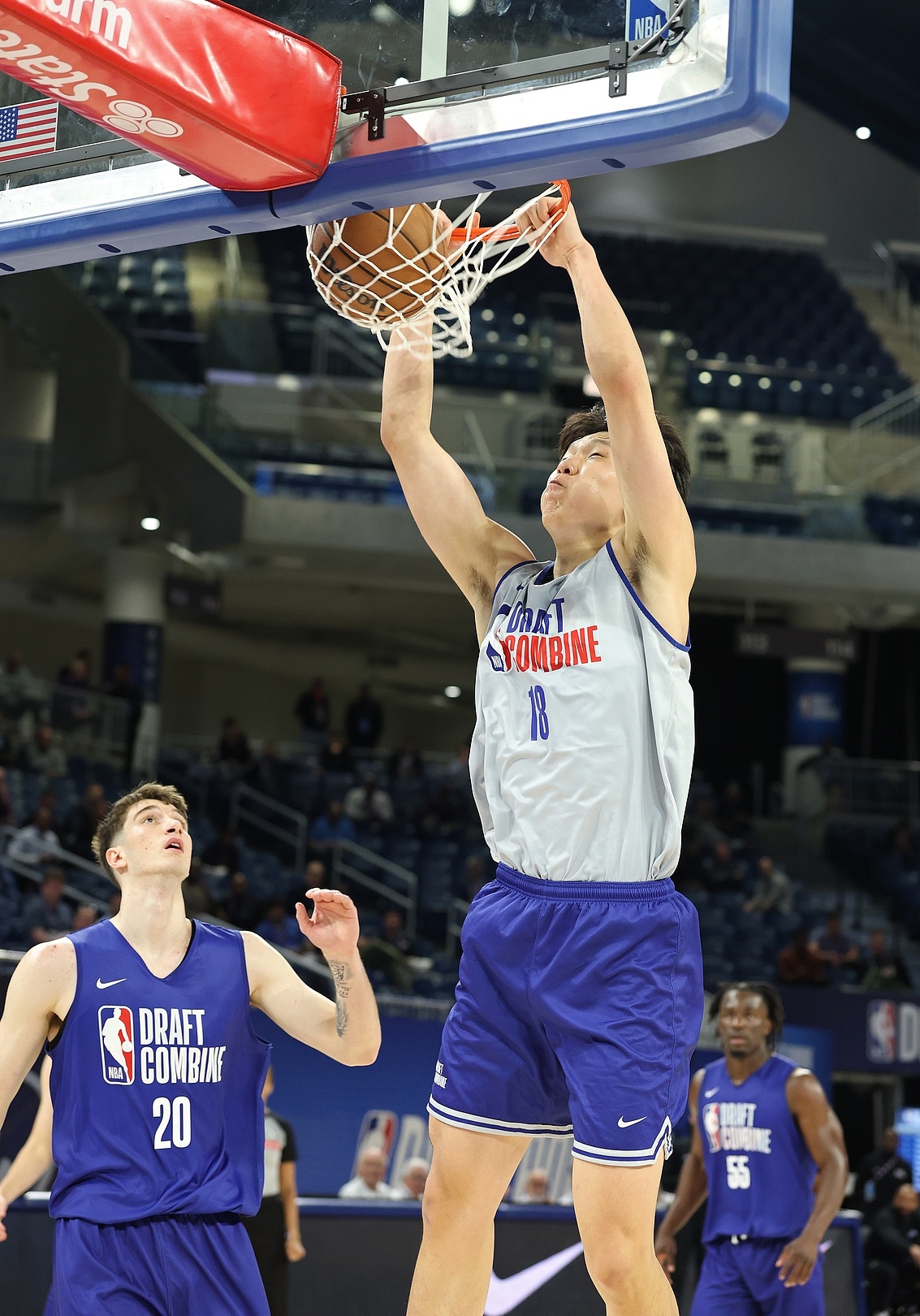 CBA常规赛赛程吃紧；夏洛特黄蜂加时末段篮板制胜；球迷炸锅；阵容厚度经受考验(浙江广厦队史首个cba联赛总冠军)-爱游戏官网