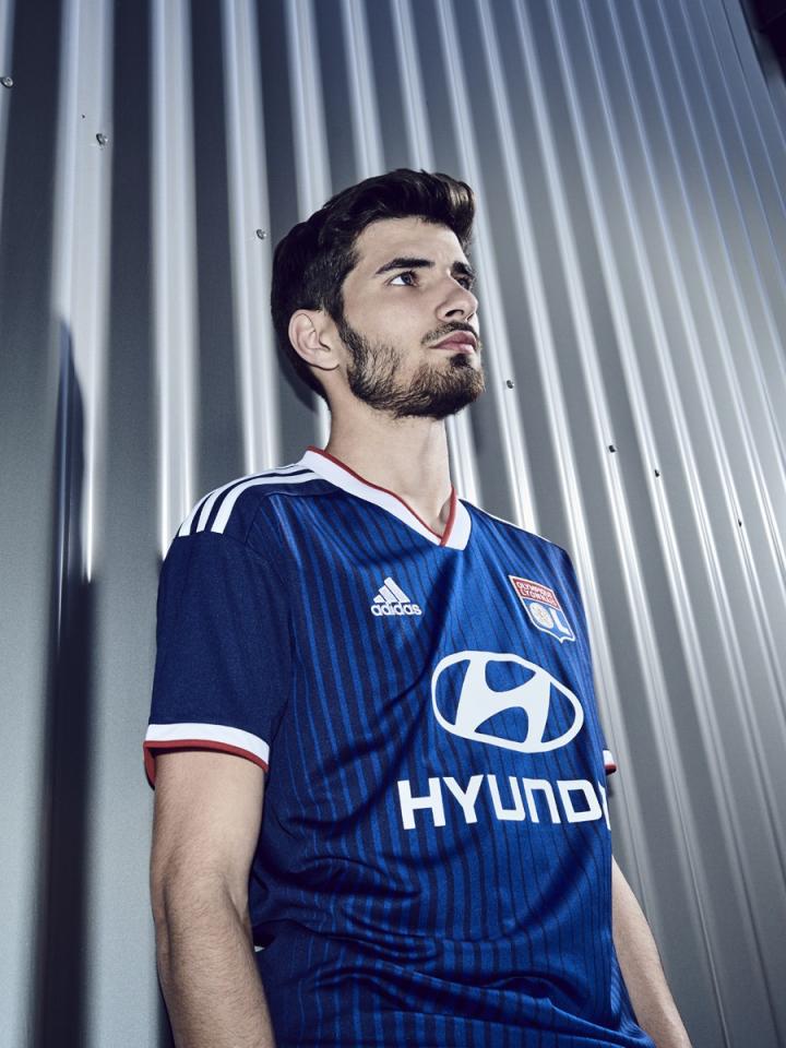 关于巴黎圣日耳曼内部会议纪要流出——清晨调整名单，荷甲使命明确，球队文化再被提及的信息-爱游戏官方入口